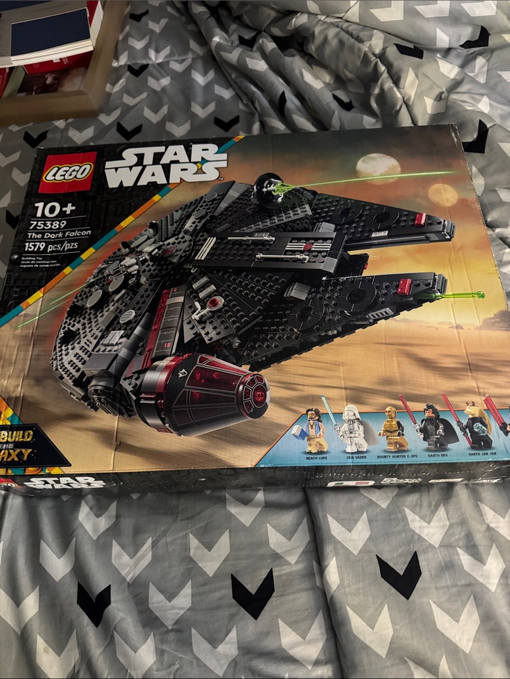 Lego Star Wars Millennium Falcon - Black and Red Accents